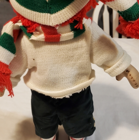 Festive doll - Picture 3 of 4